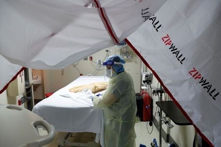 世界の新型コロナウイルス感染症による死者が１５０万人を突破した。週平均では９秒間に１人が亡くなるペースとなっている。シカゴの病院で１日撮影（２０２０年　ロイター/SHANNON STAPLETON）