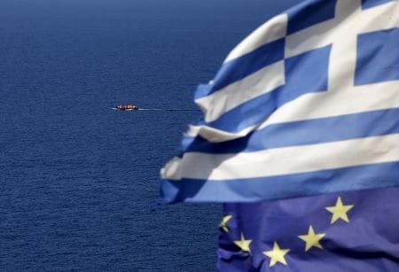 　２月４日、欧州委員会はギリシャが今年、欧州連合（ＥＵ）内で唯一マイナス成長になるとの見通しを示した。ただ、マイナス幅は従来の想定よりも大幅に縮小するとした。ギリシャのレスボス島で２０１５年９月撮影（２０１６年　ロイター/Yannis Behrakis）