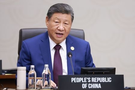 　中国の習近平国家主席は１日、韓国・慶州で開催されたアジア太平洋経済協力会議（ＡＰＥＣ）首脳会議で、今年発表した人工知能（ＡＩ）を管理する国際機関構想の意義を訴えた。韓国・慶州で１日撮影。聯合ニュース提供（２０２５年　ロイター）