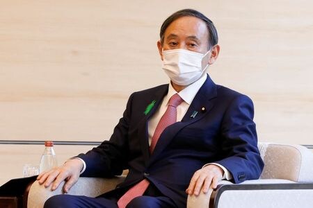 　４月２３日、菅義偉首相（写真）は午後８時から記者会見する。首相官邸で１９日撮影（２０２１年　ロイター）