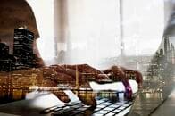 オフィスからハリウッドまで存在する米の男女賃金格差、ニューヨークで年間6735ドルの開き