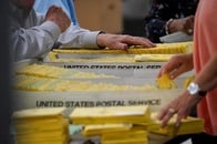 米中間選挙：民主党「予想以上の善戦」で議席減は限定的か　下院は依然共和党優勢