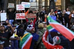 南アで反不法移民デモが拡大、暴力逃れ数千人が国外退避