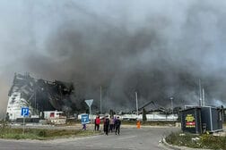 モスクワ周辺にウクライナ無人機620機…首都への攻撃としては「最大級」　通販大手倉庫など被害