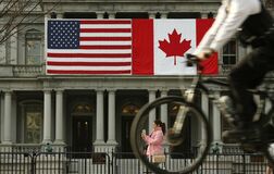 米・カナダ、追加関税回避へ交渉継続　自動車・乳製品など協議＝関係筋