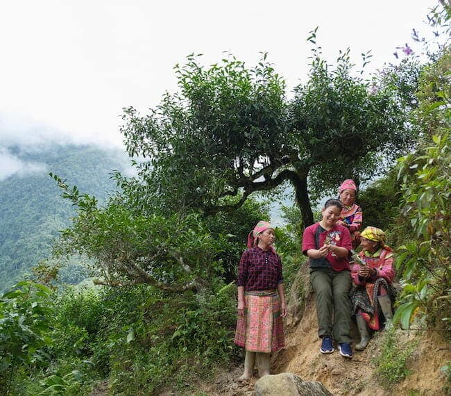 ミン・ハイさんとモン族の女性たち