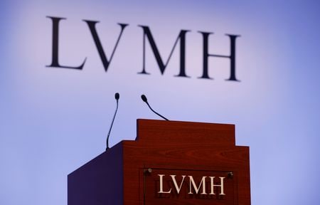 　５月１日、仏ＬＶＭＨ傘下のモエ・ヘネシーは従業員１０％超に当たる約１２００人を削減すると英紙フィナンシャル・タイムズが報じた。パリで２０２０年撮影（２０２５年　ロイター／Christian Hartmann）