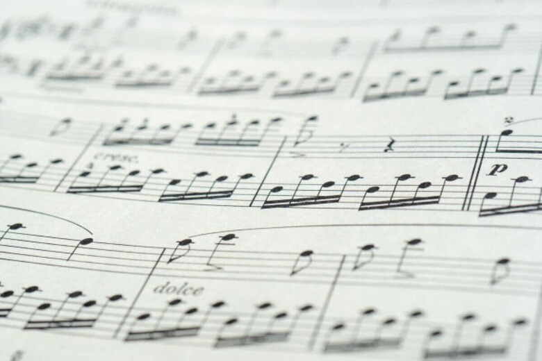 「夢か現実か」そんなキャリアの二項対立がこれまでの日本社会では言われてきたが　photoAC