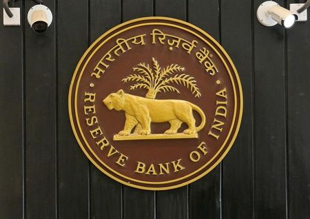 　インド準備銀行（ＲＢＩ、中央銀行）の金融政策委員会会合が１１月３日に追加で設定された。写真はムンバイの同行で２０１９年２月撮影（２０２２年　ロイター／Francis Mascarenhas）