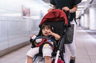 ベビーカーと車いすに厳しい日本の不寛容は、パラリンピックの自国開催で変わる？