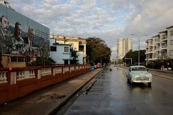 キューバ大統領、米軍事行動なら「流血の惨事」　地域の平和・安定に甚大な影響
