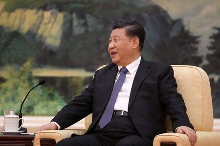 　３月２日、国内メディアによると、日中両政府は４月に予定していた習近平・中国国家主席（写真）の国賓としての来日について延期も含め調整に入った。北京の人民大会堂で１月代表撮影（２０２０年　ロイター）