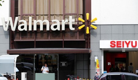 　７月１２日、米ウォルマートは、傘下の西友を売却する決定はしていないとし、日本事業に引き続き従事する方針を明らかにした。写真は都内で撮影（２０１８年　ロイター／Kim Kyung Hoon）