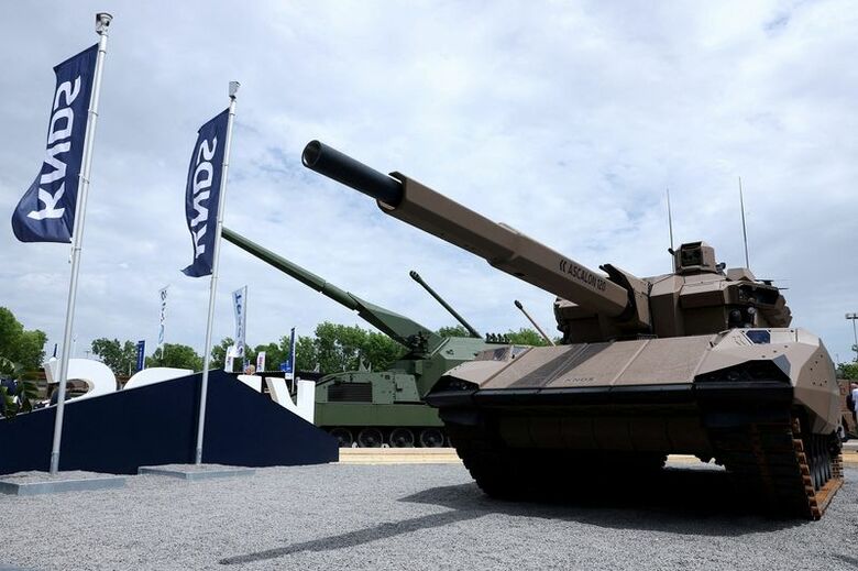独・仏の戦車メーカーKNDSが製造した試作機。6月15日、パリ近郊で撮影。REUTERS/Alice Sacco