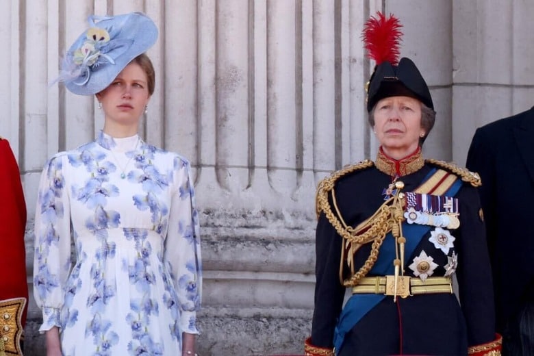 2024年「トゥルーピング・ザ・カラー」でのレディ・ルイーズ・ウィンザーとアン王女　REUTERS/Hollie Adams