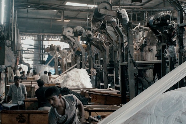 インドの不平等の特殊性を描くドキュメンタリー『人間機械』