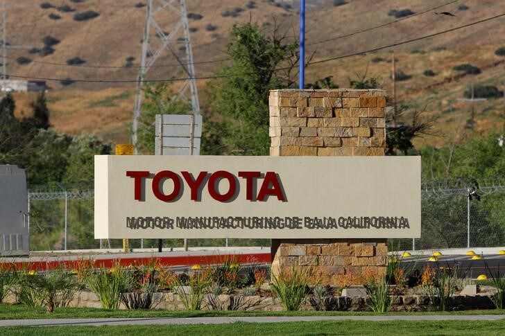 １０月２４日、トヨタ自動車は、メキシコに建設予定のグアナファト工場の規模を縮小するとの日経新聞の報道内容を認めた。写真は同国ティファナ工場、４月撮影（２０１７年　ロイター／Jorge Duenes）