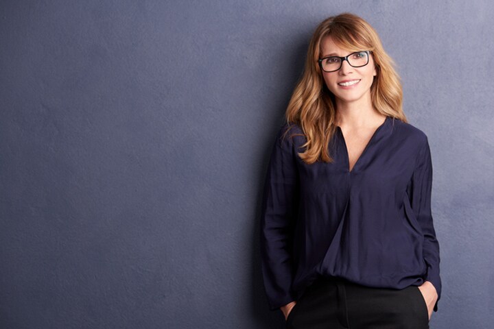 求められた成果を短い時間で達成してくれたスタッフの報酬を、減らす必要などないですよね？　Szepy-iStock