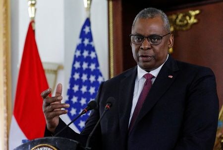 　１１月２２日、米国のオースティン国防長官（写真）と中国の魏鳳和国防相が、カンボジアで今年２回目の対面会談を行った。写真はインドネシアのジャカルタで撮影（２０２２年　ロイター／Willy KurniawanPool ）