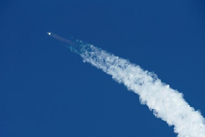 スペースX社のスターシップロケット。 2025年1月16日、米テキサス州ブラウンズビル近郊から撮影。REUTERS/Gabriel V. Cardenas