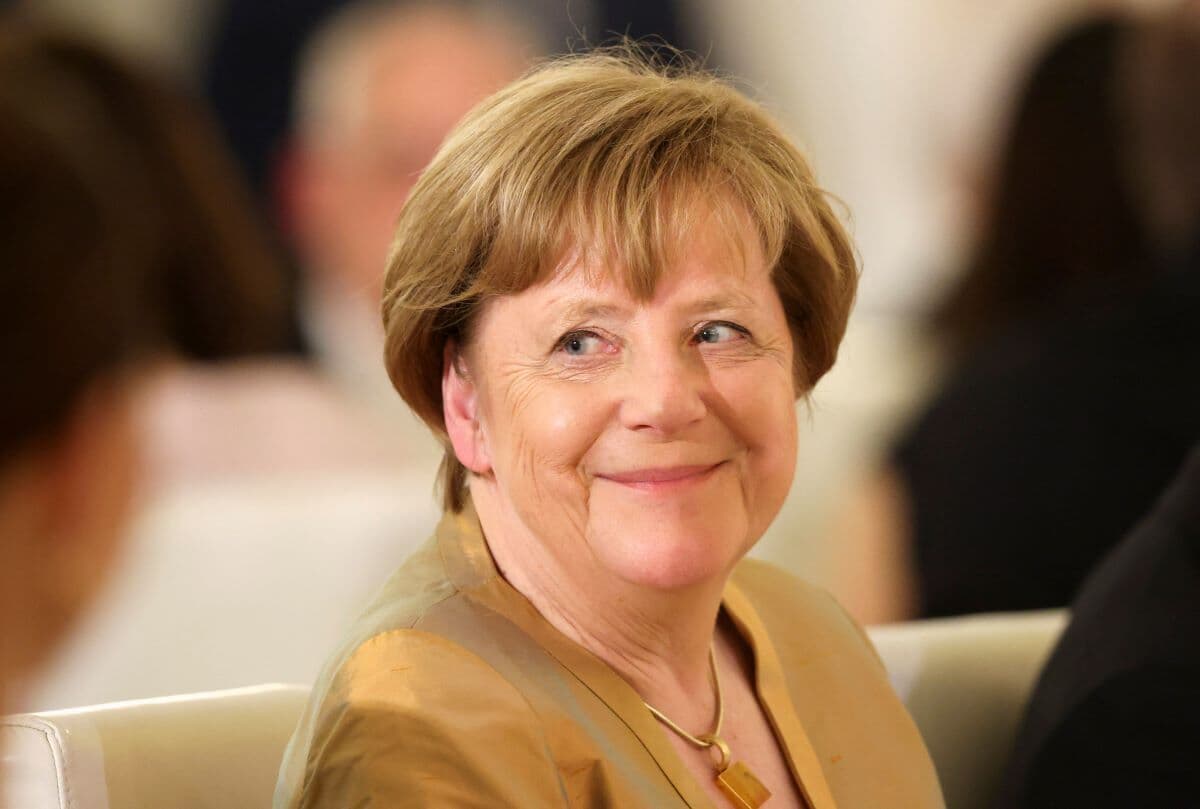 FRB議長も、メルケル元首相もひっかかった! 要人を次々に騙す「ロシアの2人組」の正体は? | ニューズウィーク日本版 オフィシャルサイト