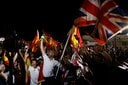 協定の実施を祝うジブラルタルの人々　Marcelo Del Pozo-REUTERS