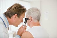 新型コロナウイルス、患者の耳から見つかる