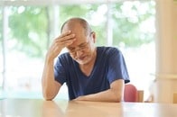 何気ない日常に潜む「認知症の兆候」──見逃せない3つの変化とは