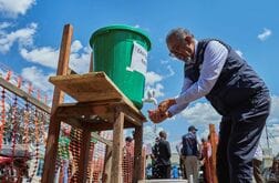 ＷＨＯトップ、コンゴ訪問終了　エボラ流行規模巡り支援団体が警鐘