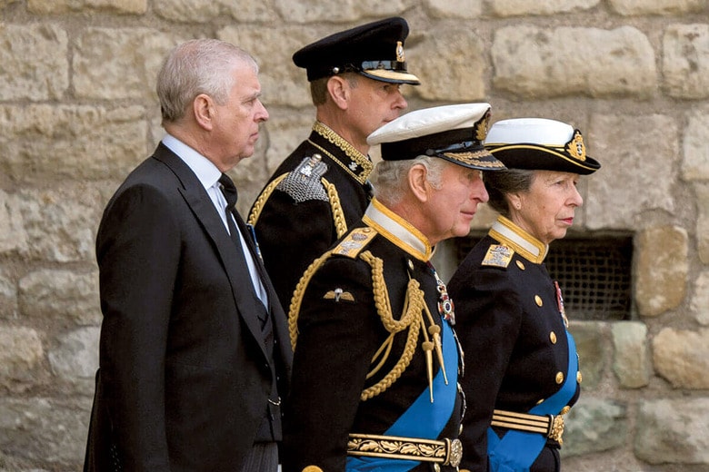 22年9月の故エリザベス女王の葬儀で、公務から外れたアンドルーは軍服を着用できなかった　USA TODAY NETWORKｰREUTERS