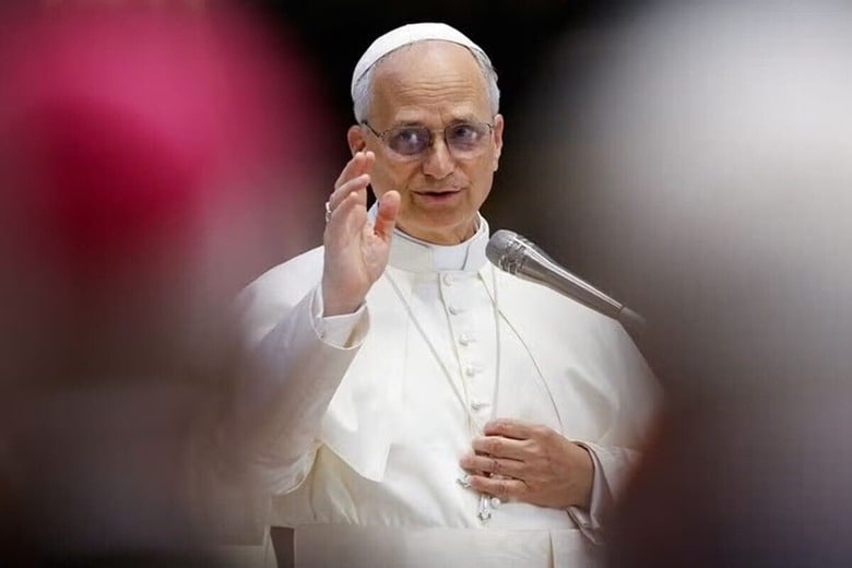 ローマ教皇レオ１４世は２６日、中東紛争がかつてないほど「悪魔的な激しさ」で激化していると述べ、一層の国際法尊重を訴えた。写真はバチカンで２５日撮影（２０２５年　ロイター／Remo Casilli）