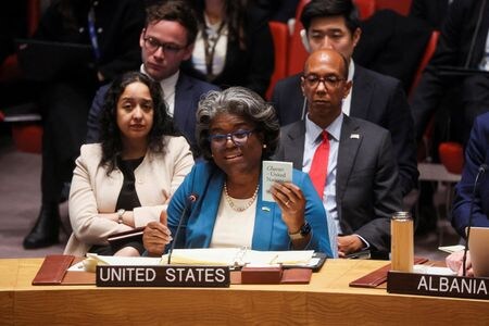 　北朝鮮によるＩＣＢＭ発射を巡り、米国が国連安全保障理事会で呼びかけている北朝鮮非難の議長声明策定に向けた協議が停滞しているもようだ。写真は米国のトーマスグリーンフィールド国連大使。４月にニューヨークで撮影（２０２３年　ロイター／Brendan McDermid）