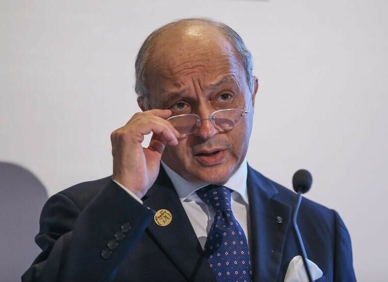 １１月２７日、フランスのファビウス外相兼観光相（写真）は、過激派組織「イスラム国」掃討作戦でシリアのアサド政権軍との協力が可能だと述べた。１６日、代表撮影（２０１５年　ロイター/Ercin Top/Pool）