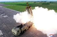 北朝鮮「超大型多連装ロケット砲」実験を金正恩が指揮