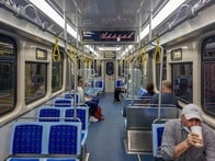 電車内で女性にガソリンをかけて火をつけた男、「凶行の映像」が拡散...事件前に「口論」の情報も