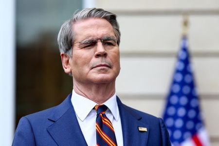 ベセント米財務長官。１６日、パリで撮影（２０２６年　ロイター/Abdul Saboor）