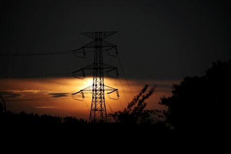 　５月３１日、韓国政府は、２０３８年までに発電量の７０％を再生可能エネルギーや原子力発電など炭素を排出しないエネルギー源で賄う方針を固めた。写真は２０２２年８月、釜山で撮影（２０２４年　ロイター/Kim Hong-Ji）