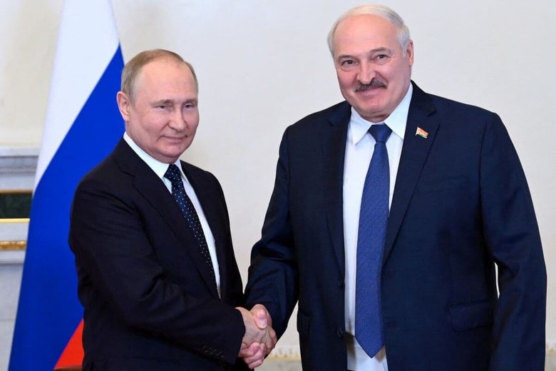 ロシアのプーチン大統領とベラルーシのルカシェンコ大統領（2022年6月）　Sputnik/Mikhail Metzel/Kremlin via REUTERS