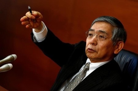 　６月１６日、日銀の黒田東彦総裁は会見で、「為替にリンクして政策は決めない」としつ、急激な円高が経済や物価に悪影響を与えるならば追加緩和に踏み切る姿勢を示した。４月撮影（２０１６年　ロイター/Thomas Peter）