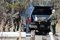 カナダ､銃乱射事件で10人以上死亡　12時間逃亡の容疑者も