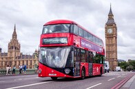 世界人口の半分と同じ富が62人の富豪に集中