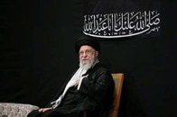 イラン最高指導者ハメネイ師「最も神聖な日」に姿を見せた...イスラエル攻撃後初