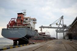 ロシア、ウクライナ・チョルノモルスク港を攻撃　軍用インフラ標的