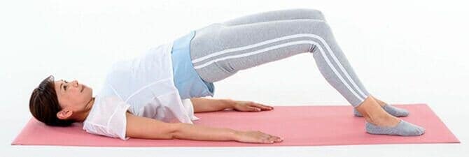 お尻上げ筋トレでお尻の穴をキュッと締める