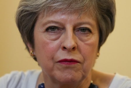 　４月１１日、メイ英首相は、シリア情勢を話し合うために１２日に臨時閣議を開催する意向を示した。写真は１０日、代表撮影（２０１８年　ロイター）