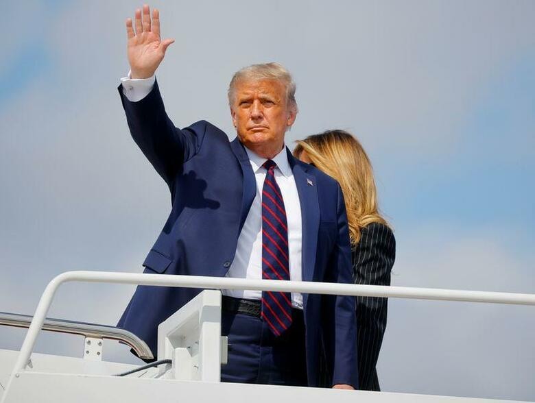 米ホワイトハウス専属医のショーン・コンリー氏は7日、過去24時間、トランプ大統領に新型コロナウイルス感染症の症状は確認されておらず、容体は安定していると述べた。オハイオ州クリーブランドで9月撮影(2020年　ロイター/CARLOS BARRIA)