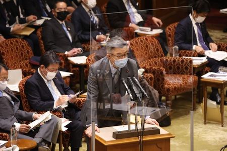 　３月８日、武田良太総務相（写真）は、ＮＴＴからの接待問題が週刊誌で報じられた谷脇康彦総務審議官について、会食は事実と確認されたとして、大臣官房付に異動させると発表した。参院予算委員会で４日撮影（２０２１年　時事通信）