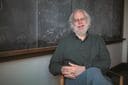 数学者のピーター・ショアは94年、古典的コンピューターには解読不能な暗号が量子コンピューターで解けることを理論的に証明した　CHRISTOPHER HARTING/MIT