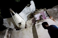 気温40℃、空港の「暑さ」も原因に？...元パイロットが指摘する、墜落したインド航空機の問題点