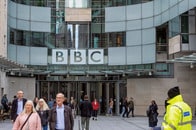 【公共放送】NHKとは「決定的な違い」が...トランプ演説「改ざん」疑惑で揺れるBBCに「足りないもの」とは？